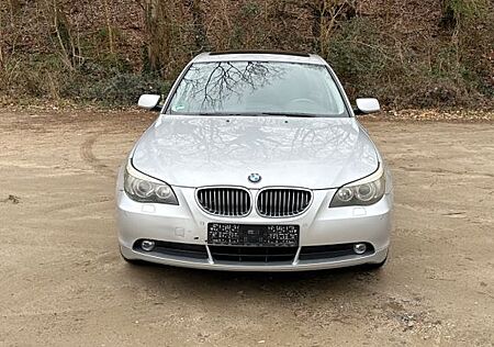 BMW 523i A - Automatik Klima Leder Xenon Navigation