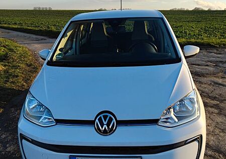 VW e-up! Volkswagen e-up! Mit neuen Allwetterreifen und LED-Licht