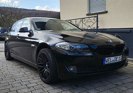 BMW 523i Touring 6 cylinder