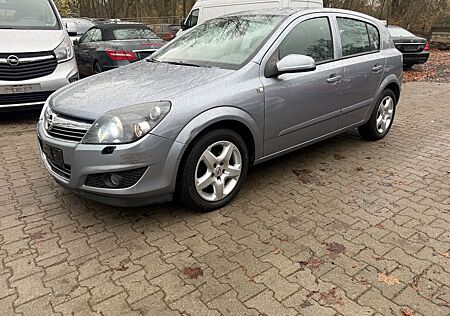 Opel Astra H Lim. Innovation Navigation/ Xenon