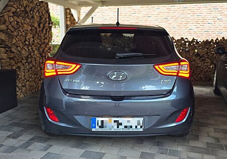 Hyundai i30 gebraucht kaufen Hyundai i30 blue 1.4 PASSION PASSION