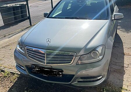 Mercedes-Benz C 200 BlueEFFICIENCY ELEGANCE ELEGANCE