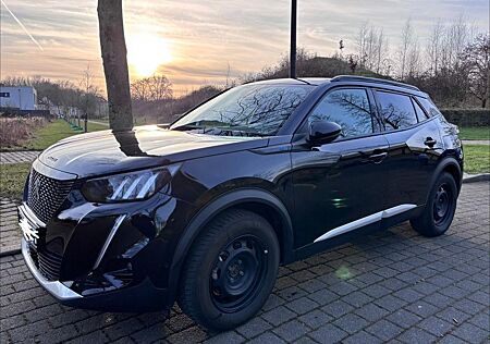 Peugeot e-2008 136 GT Pack GT Pack schwarz Panorama