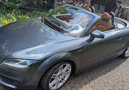 Audi TT Roadster 3.2 S tronic quattro -