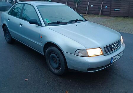 Audi A4 1.8 benzin 125ps 95 vollverzink Oldtimer B5