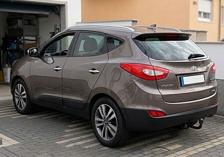 Hyundai ix35 2.0 CRDi TÜV Neu, Anhängerkupplung, Privat