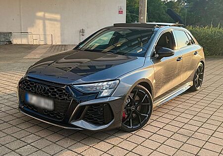 Audi RS3 Sportback*QUATTRO*PANO*MATRIX*ALCANTARA*B&O