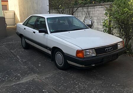 Audi 100
