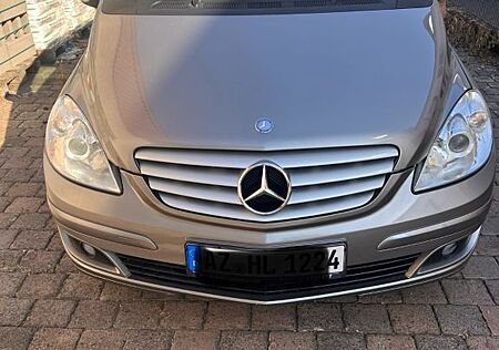 Mercedes-Benz B 170 -
