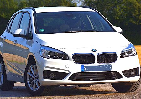 BMW 218d Active Tourer Advantage Aut., Navi, AHK,