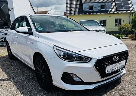 Hyundai i30 Select*1 Hand*SHZ*PDC*