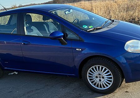 Fiat Grande Punto 1.2 8V Dynamic 2 J. TÜV