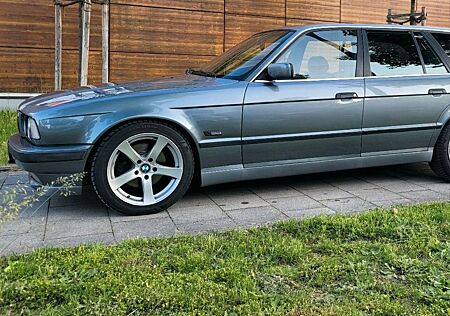 BMW 540i Automatik Touring E34 Kombi