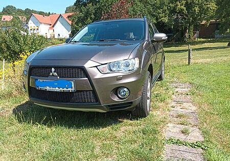 Mitsubishi Outlander 2.2 DI-D Intense 4WD TC-SST Intense