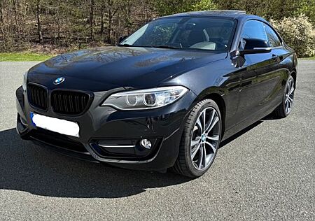 BMW 220i Coupé Sport Line