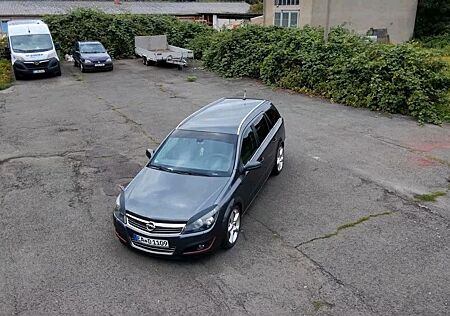 Opel Astra Caravan 1.8 ECOTEC Edition 111 Jahre E...