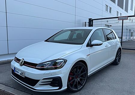 VW Golf Volkswagen GTI Performance / DSG / DYN / Oryx / DCC