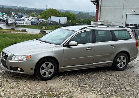 Volvo V70 2.5 Momentum *FLÜSSIGGAS*LEDER*KLIMA*6.GANG*