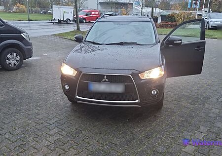Mitsubishi Outlander 2.2 DI-D Instyle 4WD