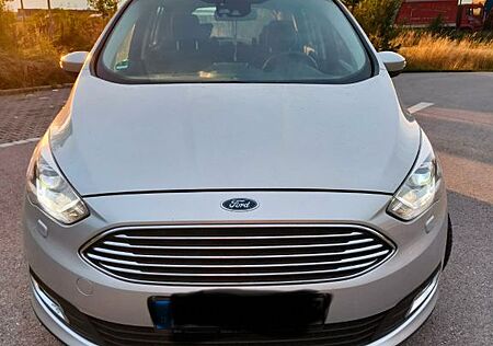 Ford Grand C-Max 1,5 EcoBoost 110kW Titanium Titanium