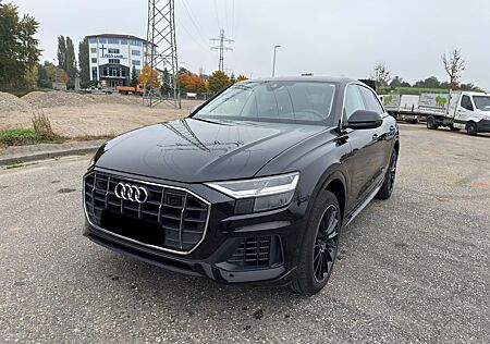 Audi Q8 55 TFSI e quattro