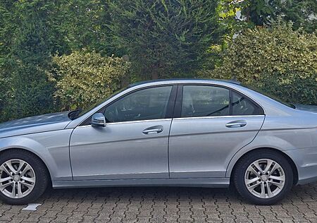 Mercedes-Benz C 180 C180 ELEGANCE 7G Distronic eSitze Klima Parktron