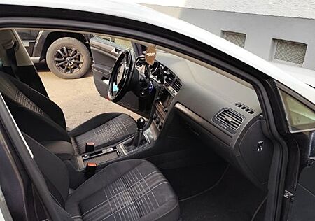 VW Golf Volkswagen 1.6 TDI 4MOTION BMT LOUNGE LOUNGE