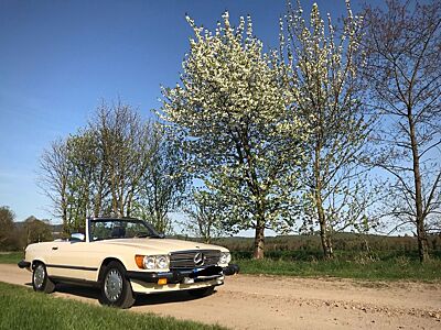 Mercedes-Benz SL 560