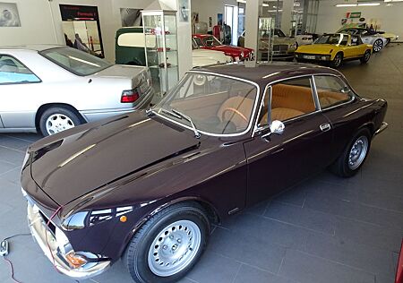 Alfa Romeo GT 1300 Junior