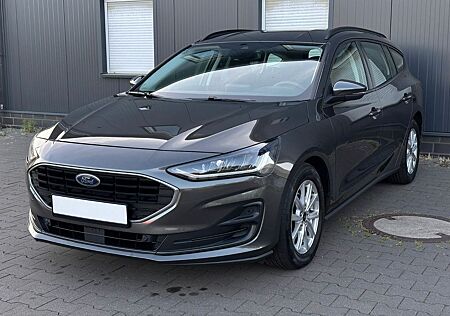Ford Focus 1.5 EcoBlue *LED*Kamera*Navi*LHZ*FHZ*SHZ*
