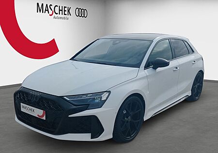 Audi RS3 Sportback UPE 80.055.- 5JGar Pano SONOS HuD