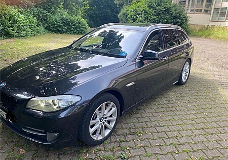 BMW 530d Touring A Luxury Line Luxury Line