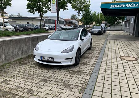 Tesla Model 3 Super Zustand TÜV neu