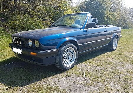 BMW 318i Cabrio E30 Restauriert