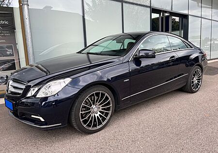 Mercedes-Benz E 250 E -Klasse Coupe CDI BlueEfficiency