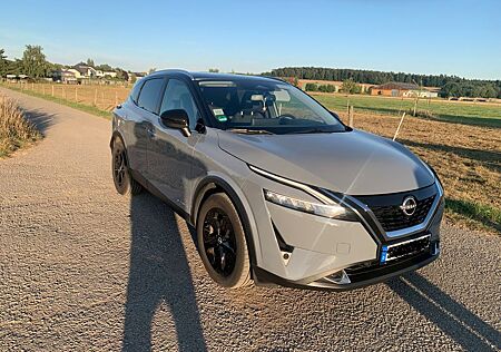 Nissan Qashqai 1.5 VC-T e-Power Black Edition Black...
