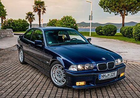 BMW 328i Coupe