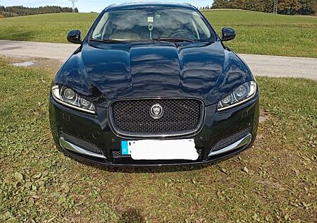 Jaguar XF 2.2 L Diesel Sportbrake -