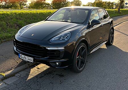 Porsche Cayenne Platinum Edition / Sport Design / LED