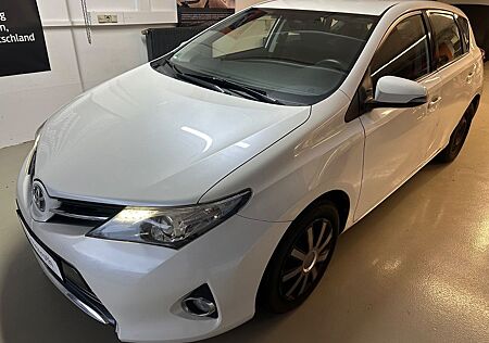 Toyota Auris 1,8 Hybrid Life