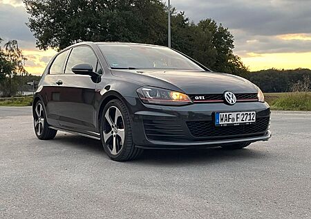 VW Golf Volkswagen 2.0 TSI BMT GTI GTI