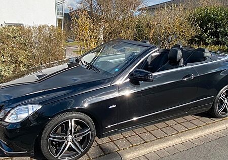 Mercedes-Benz E 250 Cabriolet BlueEFF. ELEGANCE ELEGANCE
