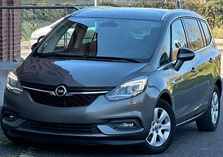 Opel Zafira Tourer 7-Sitzer NAVI / MOTOR NEU bei