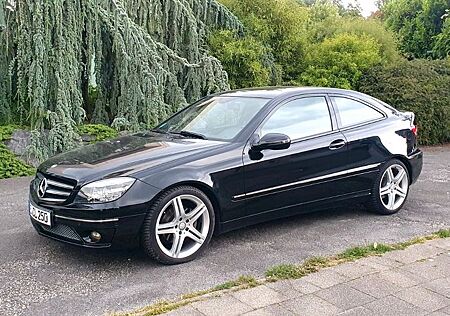 Mercedes-Benz CLC 250 -7 G Tronic AMG Paket