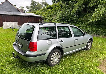VW Golf Volkswagen 4 1,9 TDI Variant mit AHK, Bj. 2001, 1 J