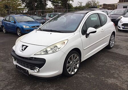 Peugeot 207 Platinum. Für Export