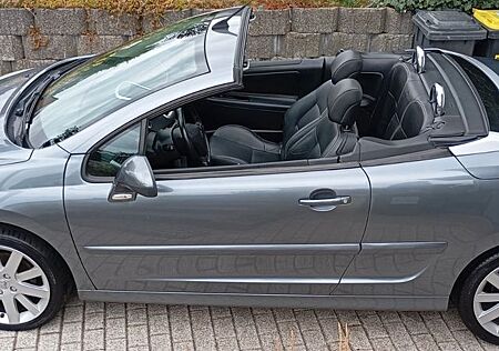 Peugeot 207 CC Avantgarde TÜV vor 68km Wartung vor 2 km
