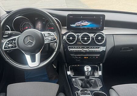 Mercedes-Benz C 180 -