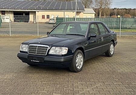 Mercedes-Benz 320