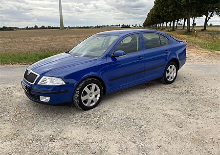 Skoda Octavia 1.6 FSI Limousine Rentnerfahrzeug